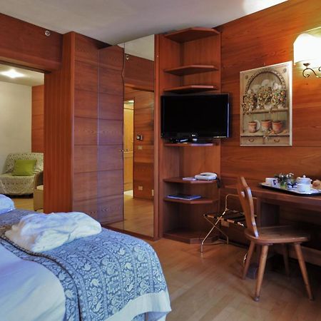 Hotel Mirage Cortina d'Ampezzo Bagian luar foto