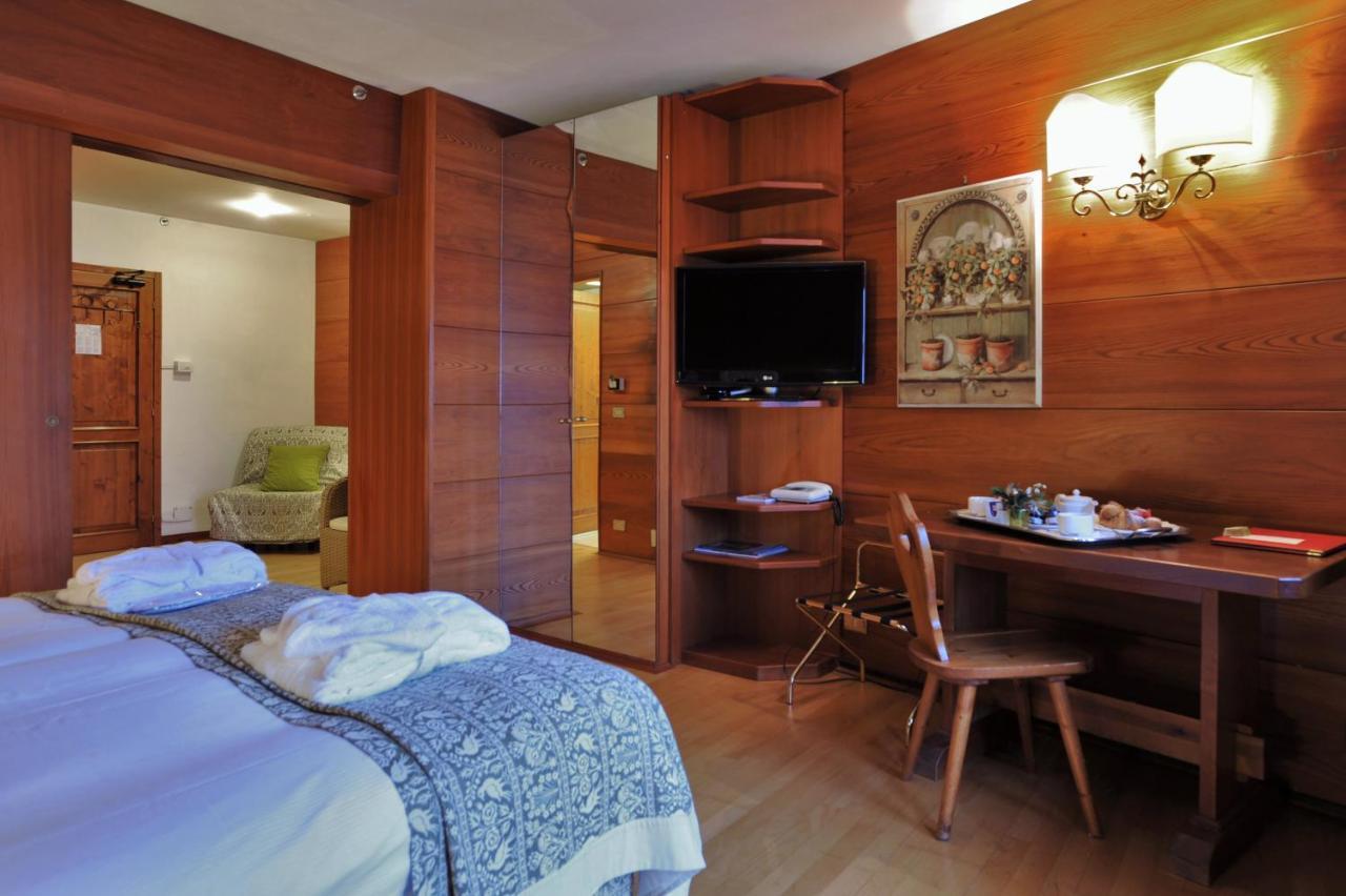Hotel Mirage Cortina d'Ampezzo Bagian luar foto