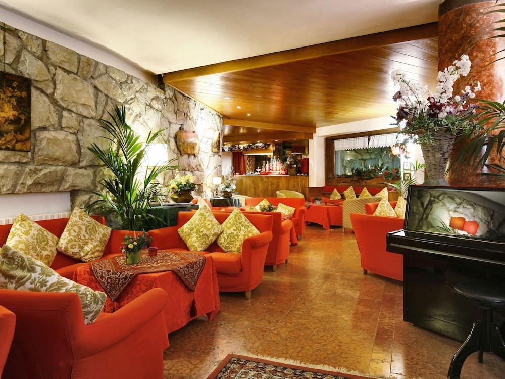 Hotel Mirage Cortina d'Ampezzo Bagian luar foto