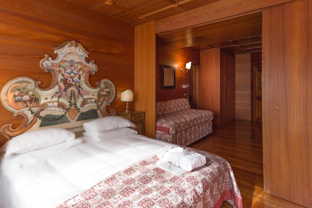 Hotel Mirage Cortina d'Ampezzo Bagian luar foto