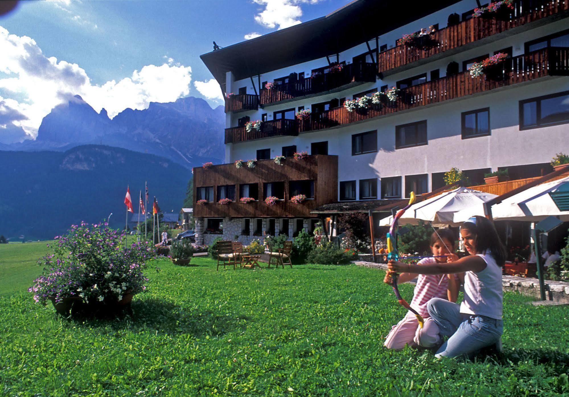 Hotel Mirage Cortina d'Ampezzo Bagian luar foto